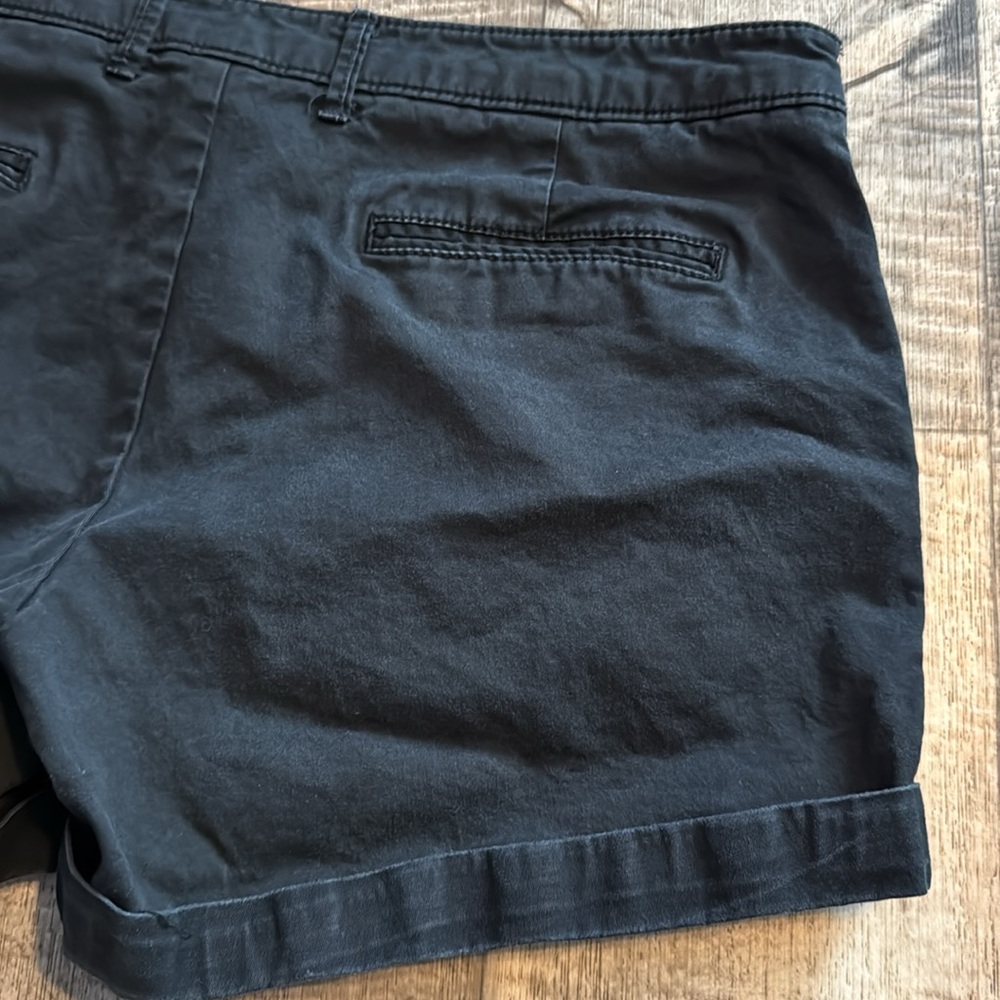 Khakis by GAP- size 8 - Picture 5 of 10